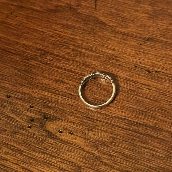 Women's Beautiful Marcasite Sterling Silver Ring Size 7 EUC - Picture 3 of 11